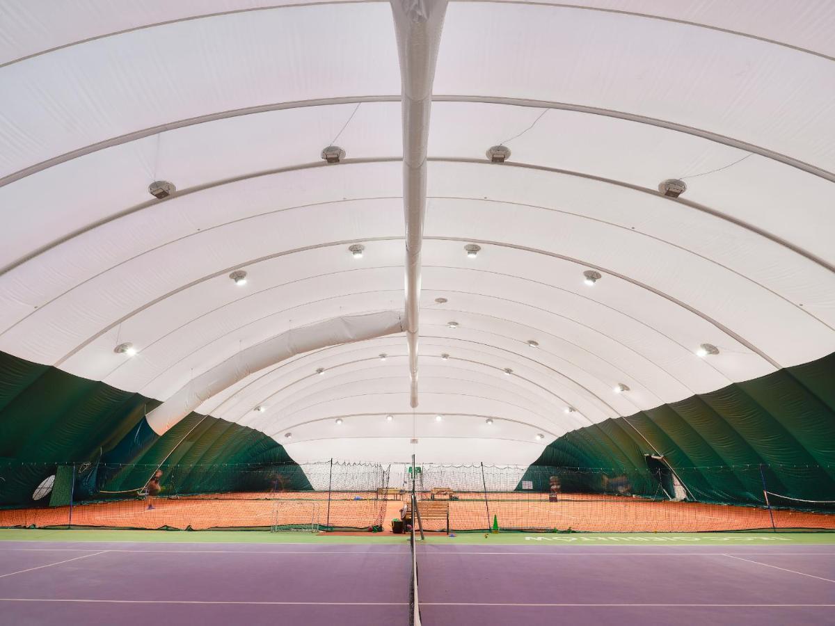 Tennis & Country Club Hotel Giebultow  外观 照片